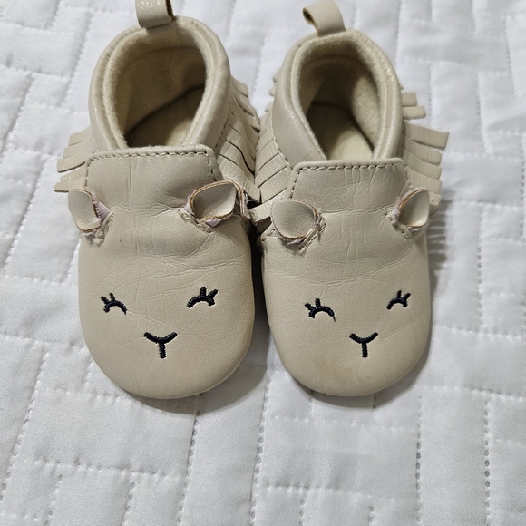 Child Of Mine Carter's Baby Slipper Size 0/3 Months - Picture 1 of 4